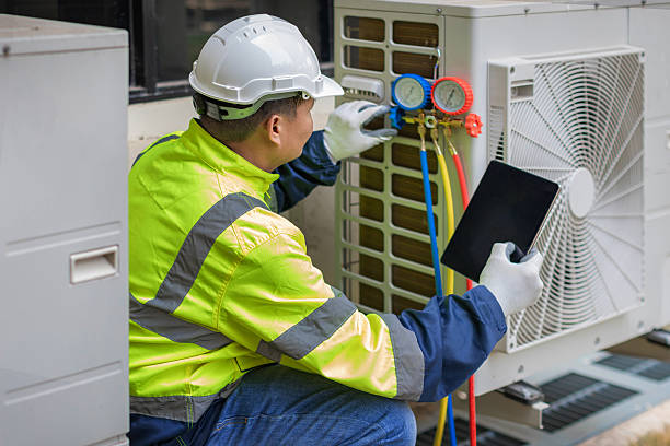 Professional Hvac Installation technician working in Hartly, DE